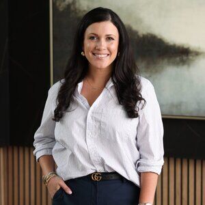 Meet your Posher, Laura